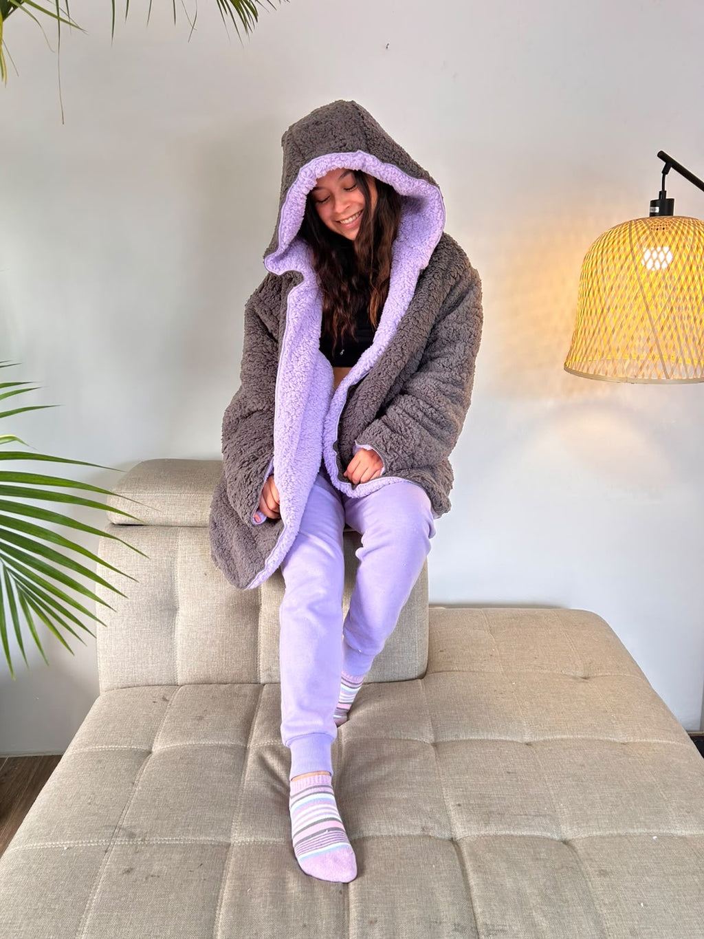 ABRIGO REVERSIBLE LILA & GRIS