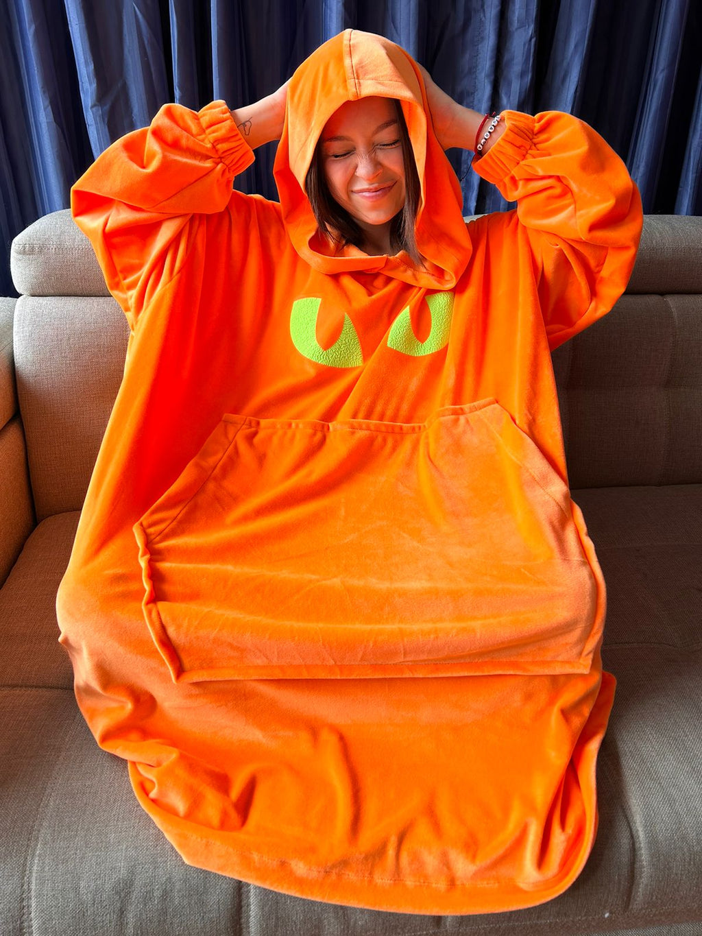 BLANKET COAT NARANJA BRILLA EN LA OSCURIDAD